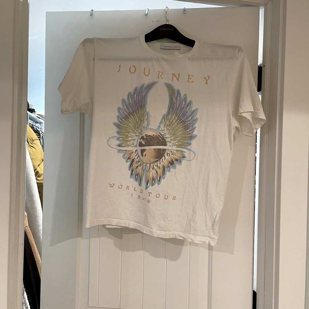 Women’s Daydreamer Journey Graphic Band Tee - Size Medium